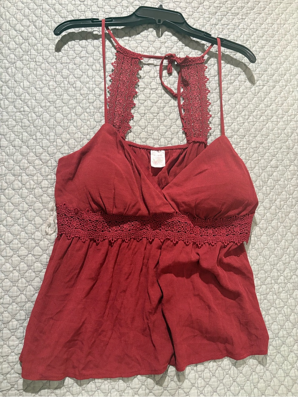 No Boundaries Red Lace-Back Sleeveless Camisole